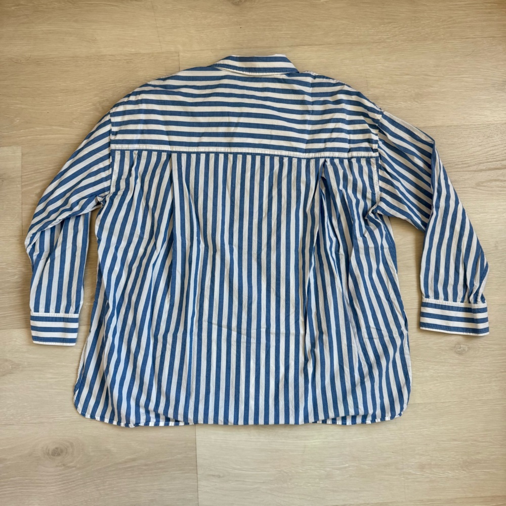 Madewell Oversized Blue and White Striped Button Down M - Picture 4 of 4